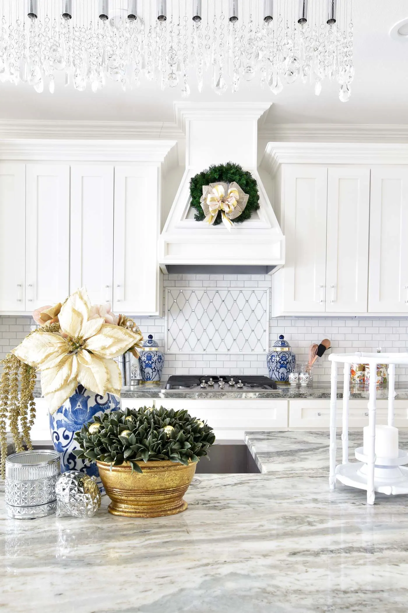 https://monicawantsit.com/wp-content/uploads/2018/11/Blue-White-Gold-Kitchen-Holiday-Decor.jpg.webp