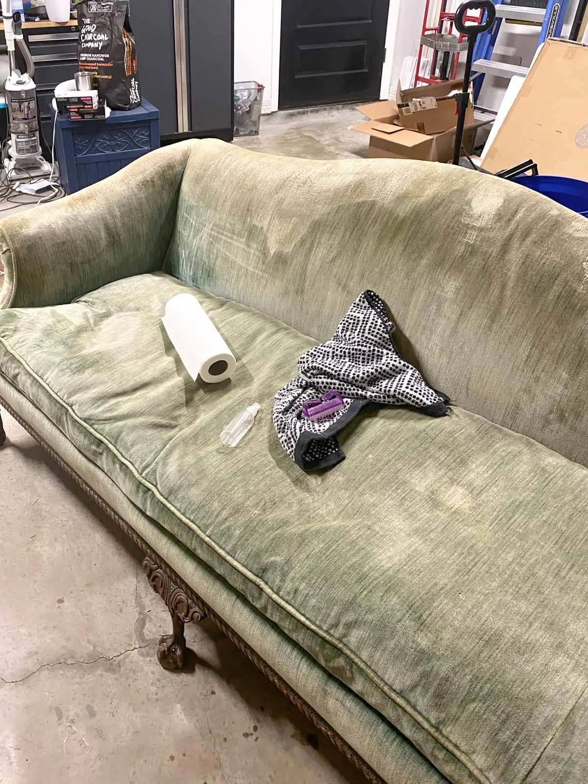 The Dos and Don'ts of Cleaning a Fabric Couch